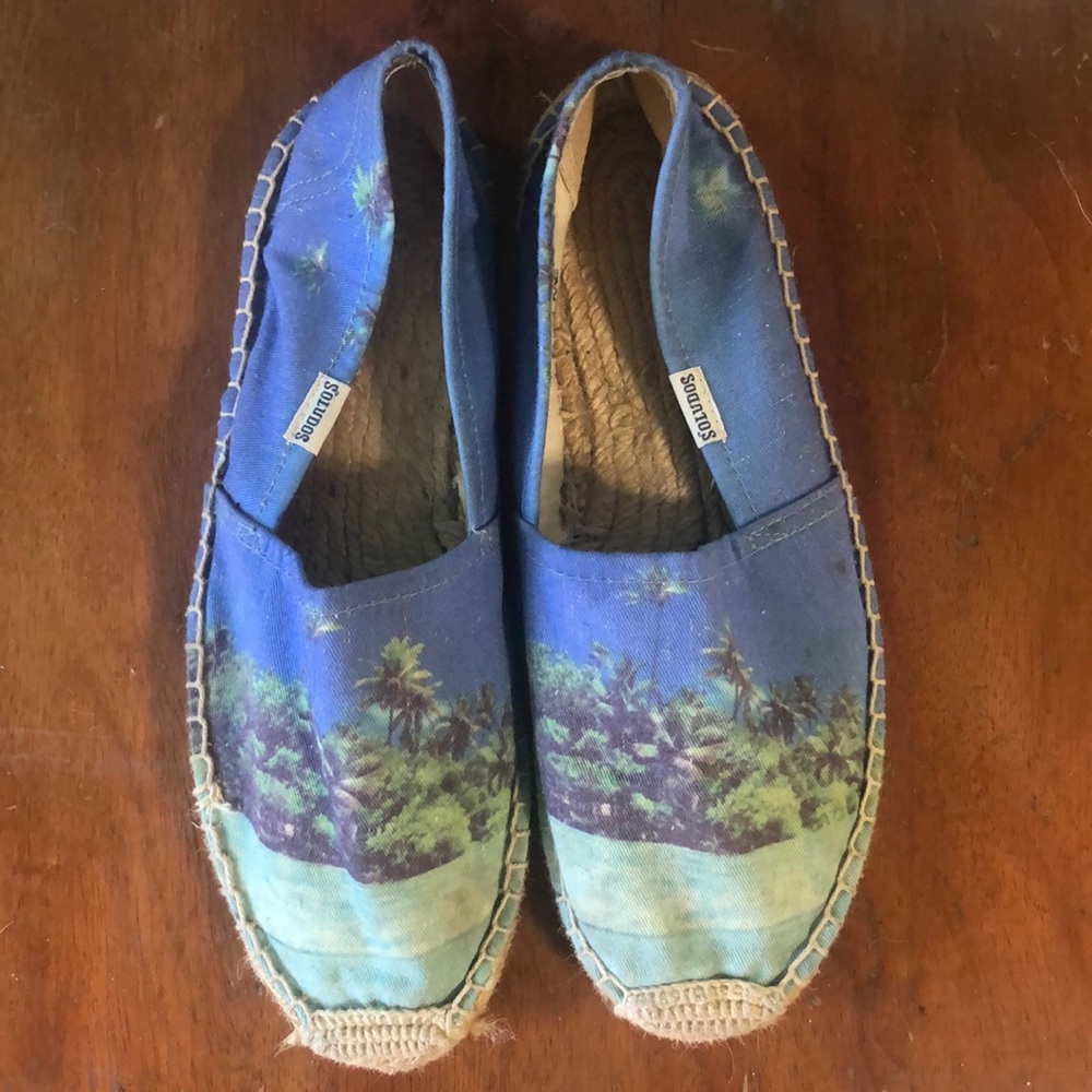 Great condition soludos slip ons